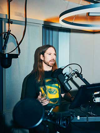 Nicklas Hermansson i sin poddstudio Foto: Oskar Omne